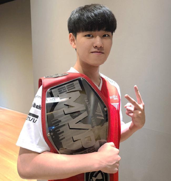 为以他为核 为以他为核